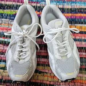 Reback woman's DMX Foam Gray white walking sneaker